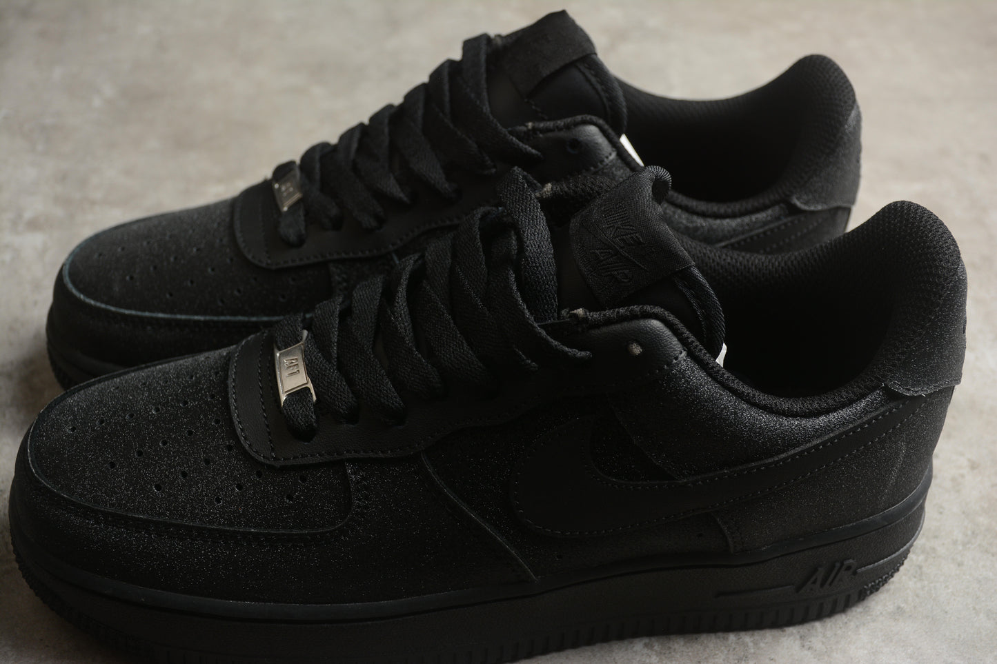 Nike Air Force 1 Low '07 close up both