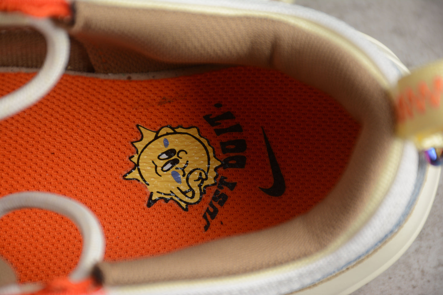 Nike Air Max 97 Alabaster/Safety Orange-Sail close up sole