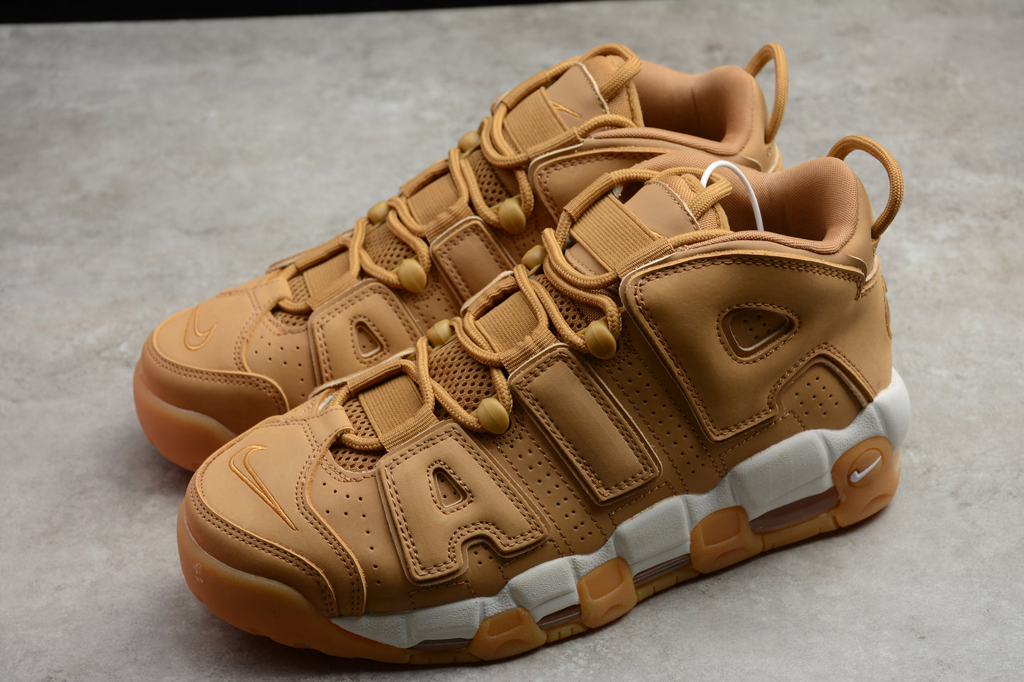 Nike Air More Uptempo ’Flax’ close up both