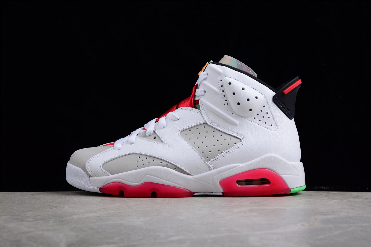 Air Jordan 6 Retro ‘Hare’ close up
