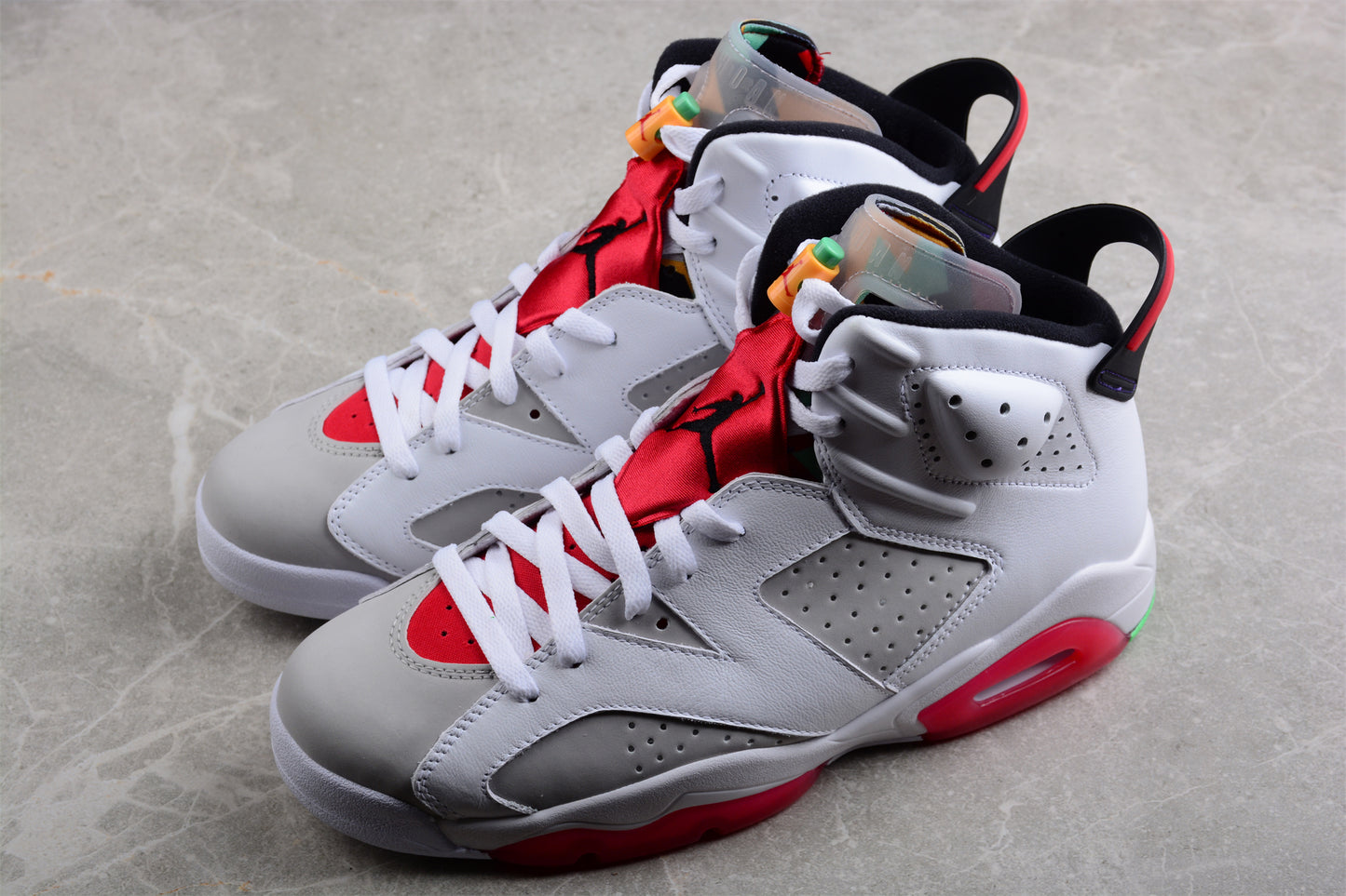 Air Jordan 6 Retro ‘Hare’ close up both