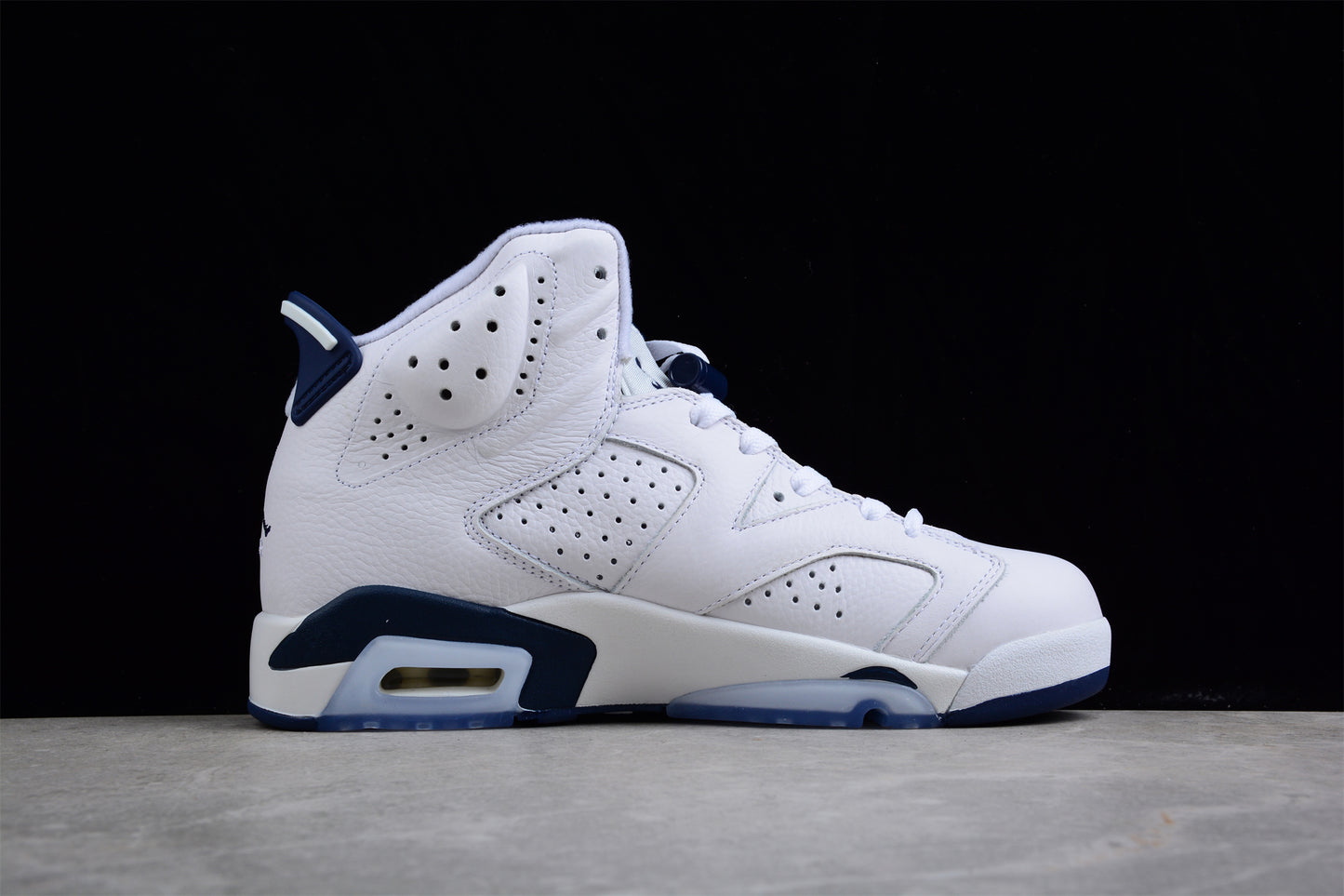 Air Jordan 6 Retro ‘Midnight Navy’ close up right