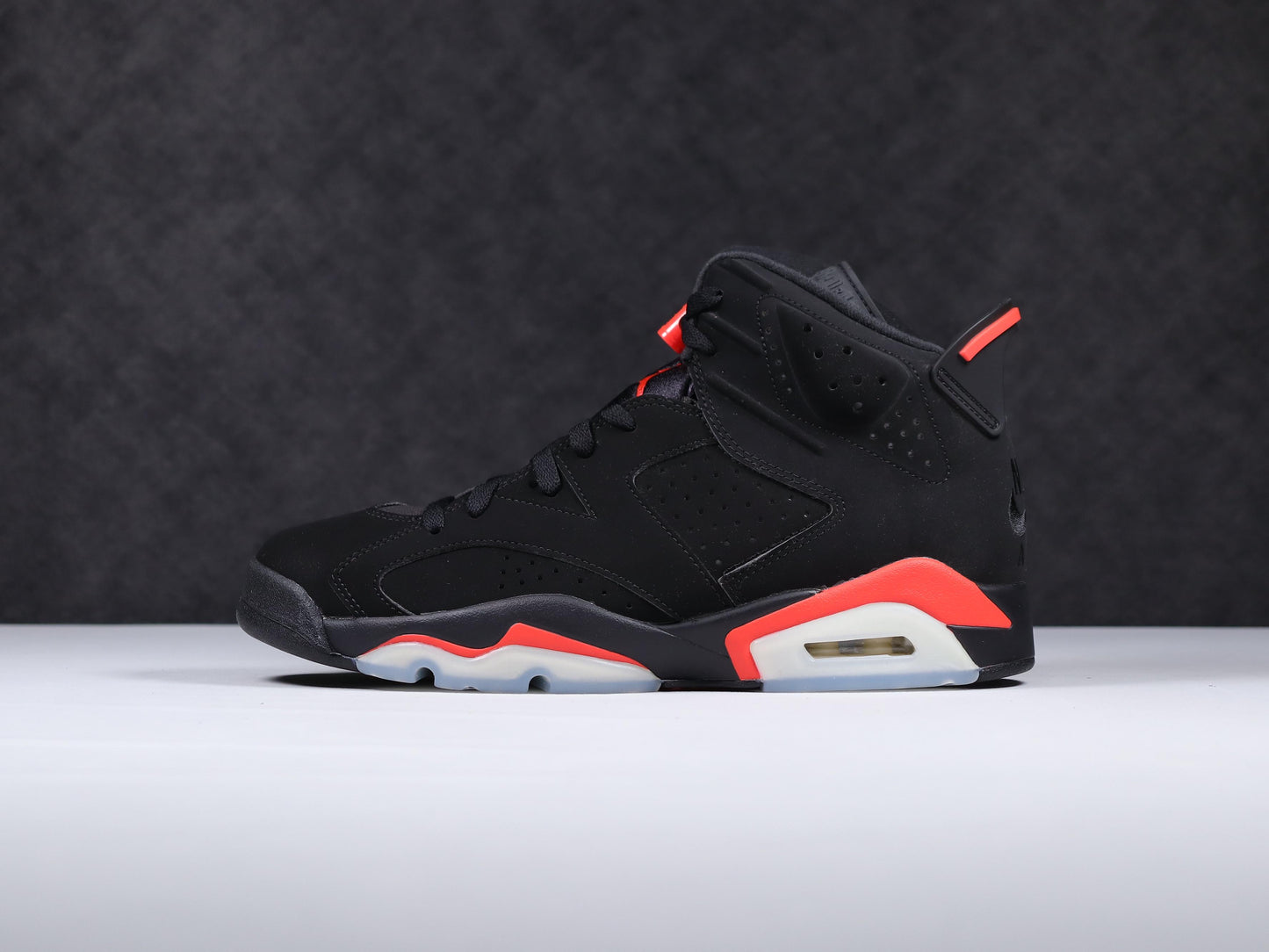 Air Jordan 6 Retro ‘infrared Black’ close up 