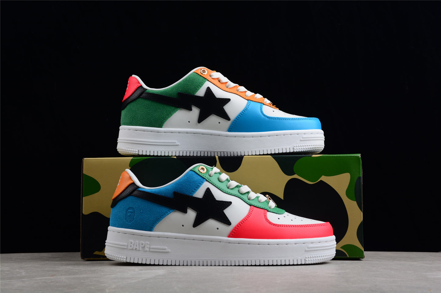 Bapesta ‘Tokyo Olympics 2021’ close up both (perspective)