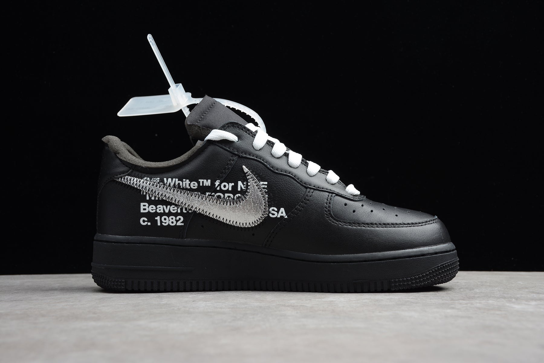 Nike Air Force 1 Low '07 VIRGIL x MOMA close up right