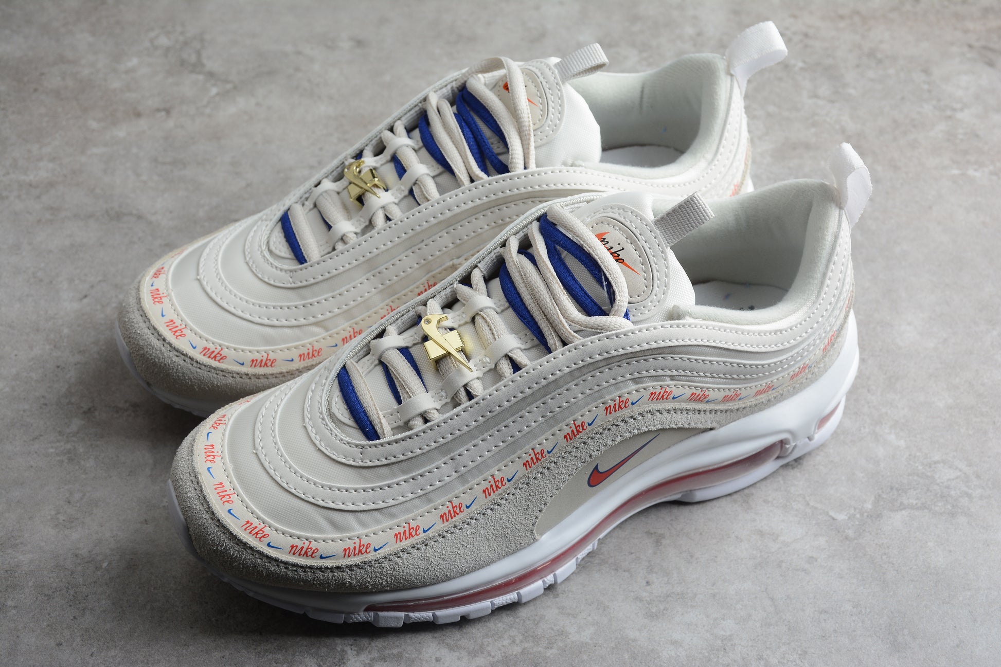 Nike Air Max 97 SE ‘First Use’ close up both