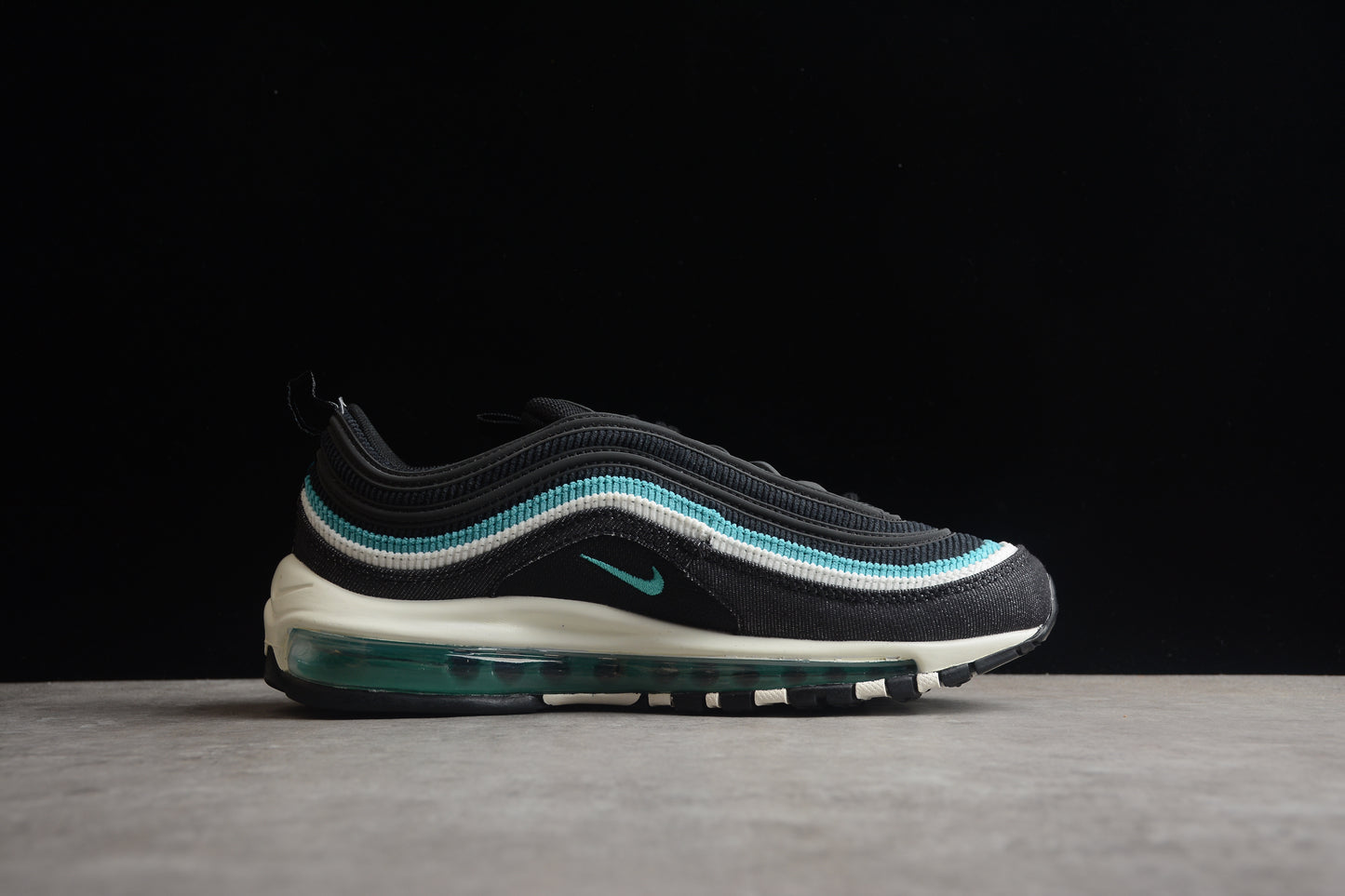 Nike Air Max 97 SE ‘XXXV’ close up right