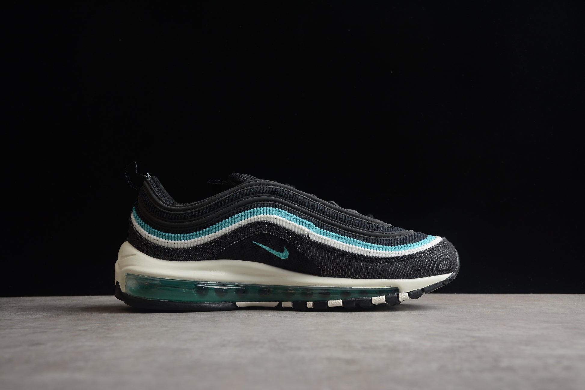 Nike Air Max 97 SE ‘XXXV’ close up right