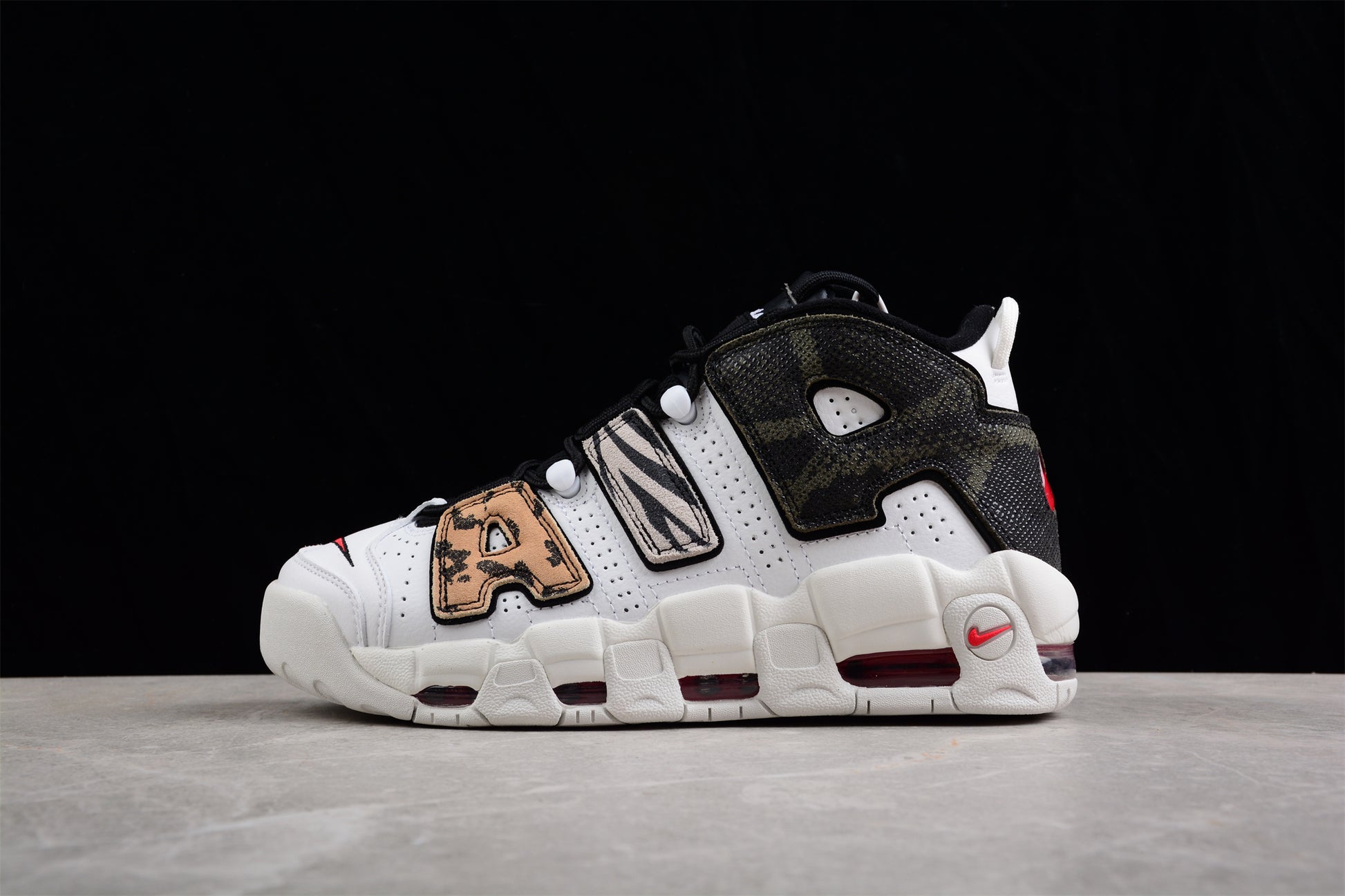 Nike Air More Uptempo ’Tunnel Walk’ close up