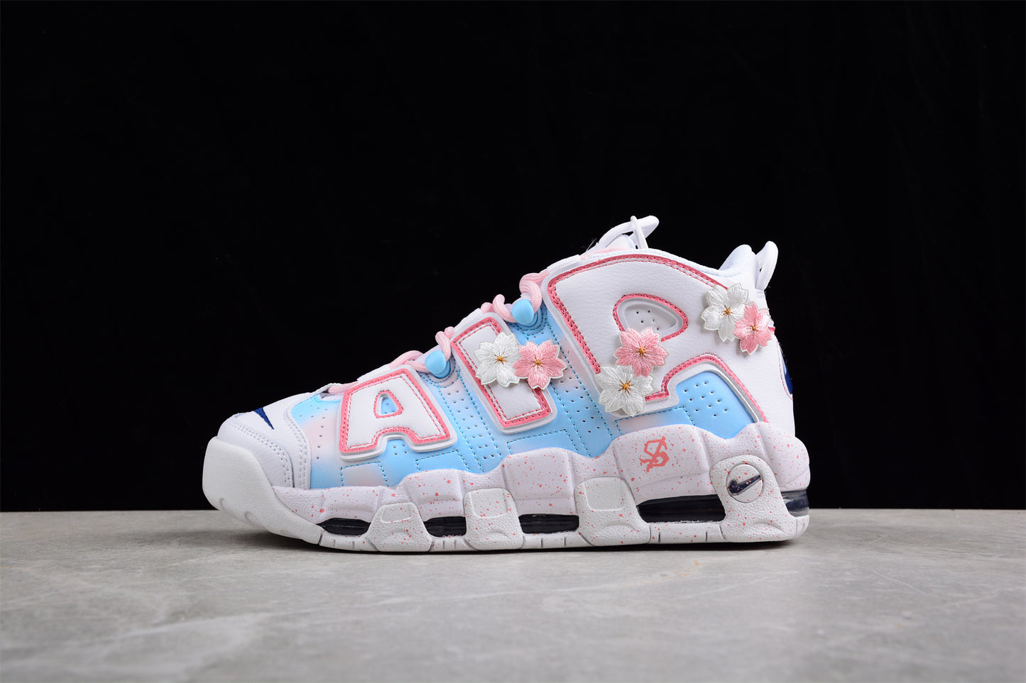 Nike Air More Uptempo GS ‘Flores’ close up